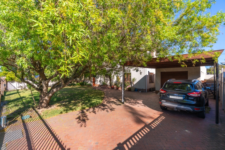 To Let 3 Bedroom Property for Rent in Pinelands Western Cape